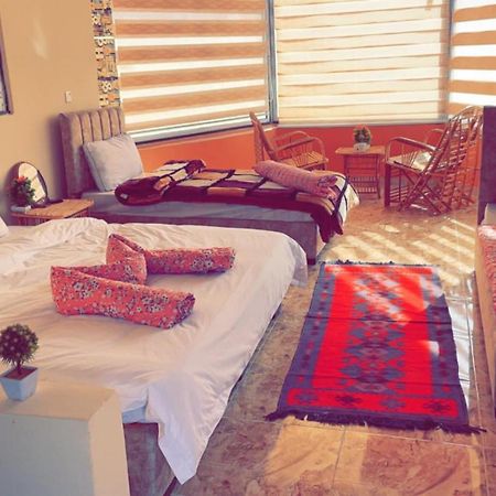 Sami Al Muzna Rum Camp Wadi Rum Bagian luar foto