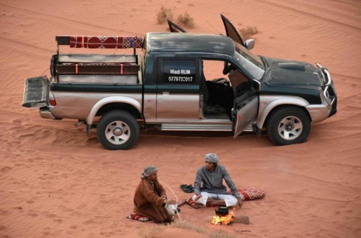 Sami Al Muzna Rum Camp Wadi Rum Bagian luar foto
