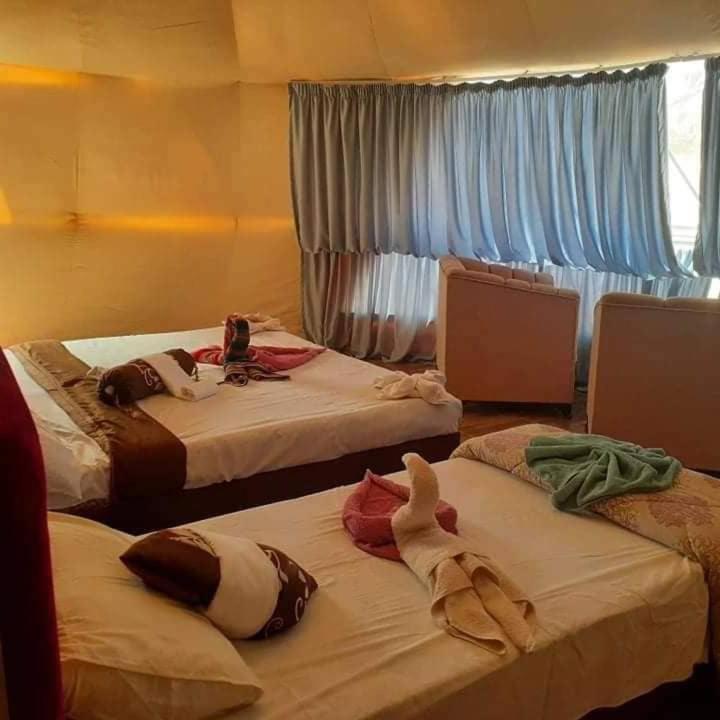 Sami Al Muzna Rum Camp Wadi Rum Bagian luar foto